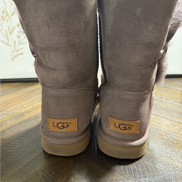 UGG Women's Brown Suede Winter Boots SZ 8- Box11 - Picture 3 of 7